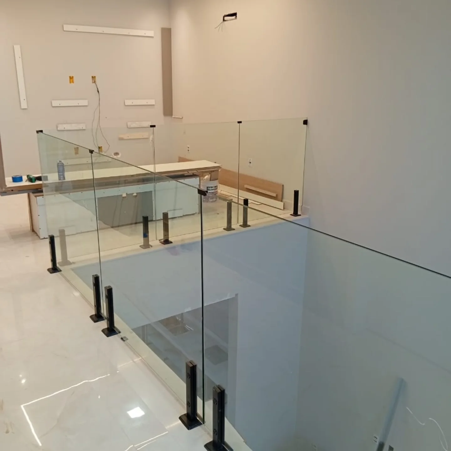 Guarda-corpo em vidro instalado pela Vidrocon PNZ